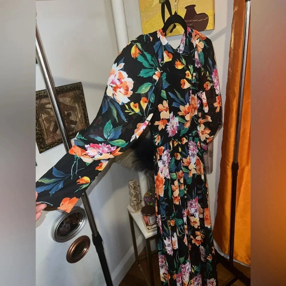 Fashion nova Dress - Picture 2 of 4